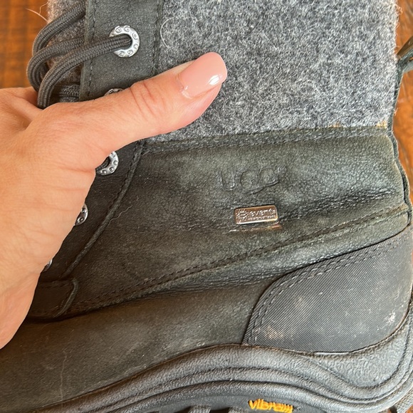 UGG Adirondack Size 6 - Picture 5 of 6
